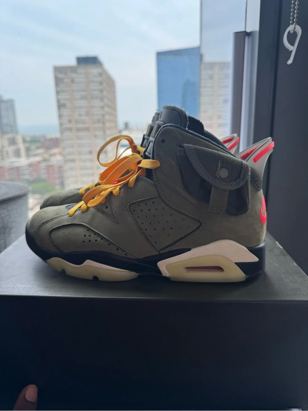 Jordan 6 Travis scott Sz 8